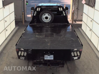 2025 Ford Super Duty F-550 Cab Chassis XLT Crew Cab DRW - miniatura 6