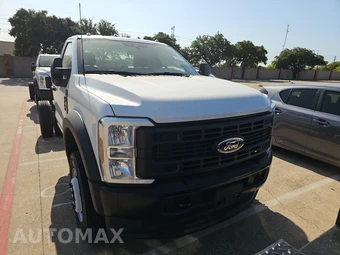 2025 Ford Super Duty F-600 Cab Chassis XL Regular Cab DRW - miniatura 2