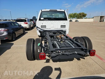 2025 Ford Super Duty F-600 Cab Chassis XL Regular Cab DRW - miniatura 5