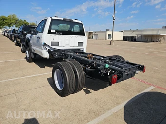 2025 Ford Super Duty F-600 Cab Chassis XL Regular Cab DRW - miniatura 6