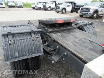 2025 Ford Super Duty F-600 Cab Chassis XL Regular Cab DRW - miniatura 17