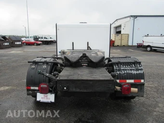 2025 Ford Super Duty F-600 Cab Chassis XL Regular Cab DRW - miniatura 3