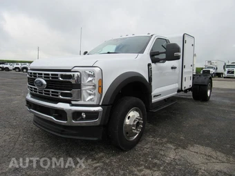 2025 Ford Super Duty F-600 Cab Chassis XL Regular Cab DRW - miniatura 6
