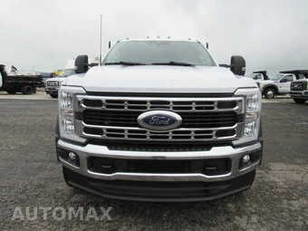 2025 Ford Super Duty F-600 Cab Chassis XL Regular Cab DRW - miniatura 7