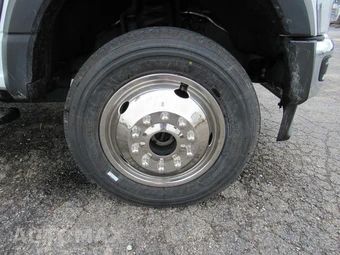 2025 Ford Super Duty F-600 Cab Chassis XL Regular Cab DRW - miniatura 9
