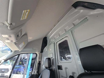 2025 Ford Transit 250 Cargo Van High Roof 148.0" WB - miniatura 11