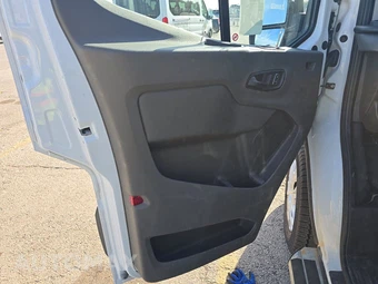 2025 Ford Transit 250 Cargo Van Low Roof 130.0" WB - miniatura 9