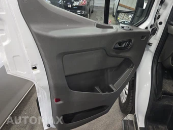 2025 Ford Transit 250 Cargo Van Low Roof 130.0" WB - miniatura 9