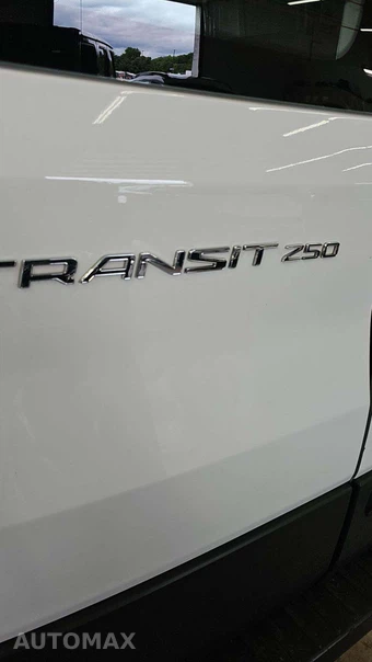 2025 Ford Transit 250 Cargo Van Low Roof 130.0" WB - miniatura 27