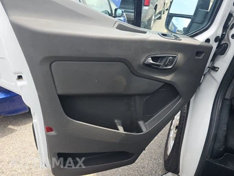 2025 Ford Transit 250 Cargo Van Low Roof 130.0" WB - miniatura 9
