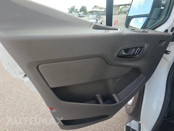 2025 Ford Transit 250 Cargo Van Low Roof 130.0" WB - miniatura 9
