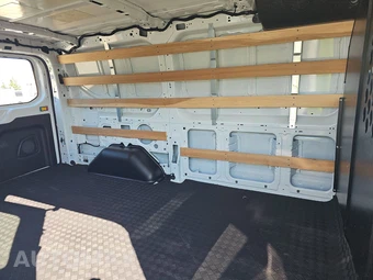 2025 Ford Transit 250 Cargo Van Low Roof 130.0" WB - miniatura 13
