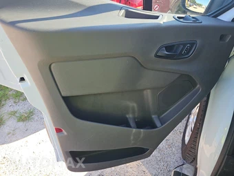 2025 Ford Transit 250 Cargo Van Low Roof 130.0" WB - miniatura 9