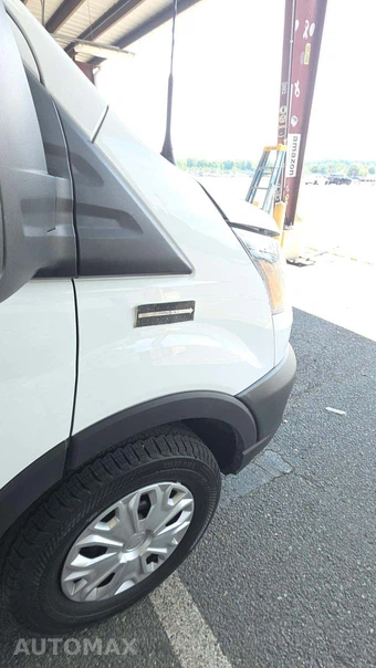 2025 Ford Transit 250 Cargo Van Low Roof 130.0" WB - miniatura 21