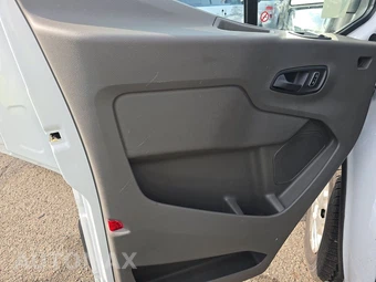 2025 Ford Transit 250 Cargo Van Low Roof 130.0" WB - miniatura 9