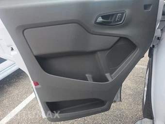 2025 Ford Transit 250 Cargo Van Low Roof 130.0" WB - miniatura 9