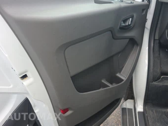 2025 Ford Transit 250 Cargo Van Low Roof 130.0" WB - miniatura 9