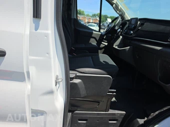 2025 Ford Transit 250 Cargo Van Low Roof 130.0" WB - miniatura 8