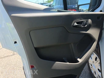 2025 Ford Transit 250 Cargo Van Low Roof 130.0" WB - miniatura 9