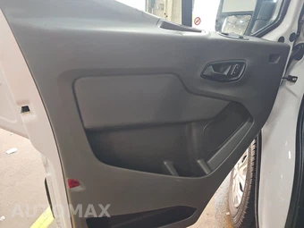 2025 Ford Transit 250 Cargo Van Low Roof 130.0" WB - miniatura 9