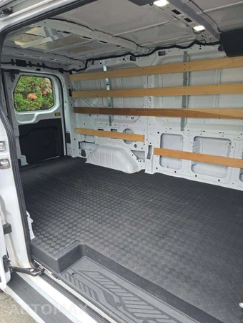 2025 Ford Transit 250 Cargo Van Low Roof 130.0" WB - miniatura 15