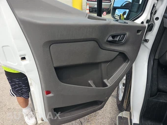 2025 Ford Transit 250 Cargo Van Low Roof 130.0" WB - miniatura 9