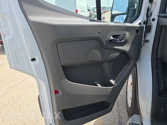 2025 Ford Transit 250 Cargo Van Low Roof 130.0" WB - miniatura 9