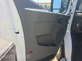2025 Ford Transit 250 Cargo Van Low Roof 130.0" WB - miniatura 9