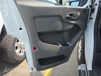 2025 Ford Transit 250 Cargo Van Low Roof 130.0" WB - miniatura 9