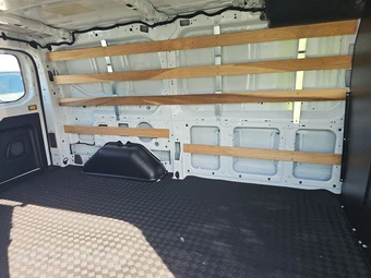 2025 Ford Transit 250 Cargo Van Low Roof 130.0" WB - miniatura 13