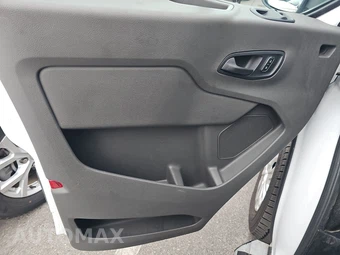 2025 Ford Transit 250 Cargo Van Low Roof 130.0" WB - miniatura 9
