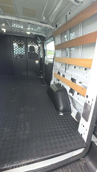 2025 Ford Transit 250 Cargo Van Low Roof 130.0" WB - miniatura 21
