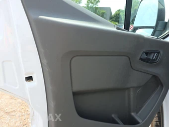 2025 Ford Transit 250 Cargo Van Low Roof 130.0" WB - miniatura 9