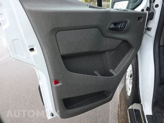 2025 Ford Transit 250 Cargo Van Low Roof 130.0" WB - miniatura 9