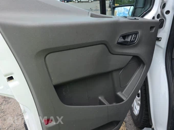 2025 Ford Transit 250 Cargo Van Low Roof 130.0" WB - miniatura 9