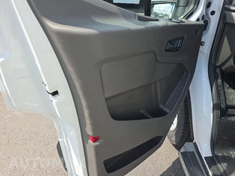 2025 Ford Transit 250 Cargo Van Low Roof 130.0" WB - miniatura 9