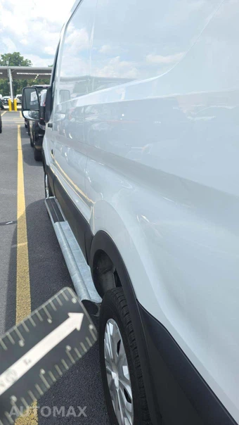 2025 Ford Transit 250 Cargo Van Low Roof 130.0" WB - miniatura 21
