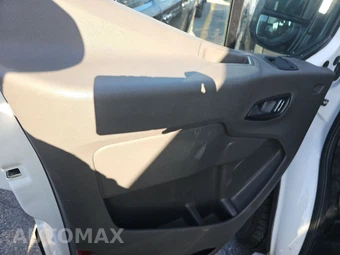 2025 Ford Transit 250 Cargo Van Low Roof 130.0" WB - miniatura 9