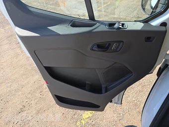 2025 Ford Transit 250 Cargo Van Low Roof 130.0" WB - miniatura 9