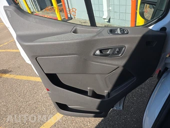 2025 Ford Transit 250 Cargo Van Low Roof 130.0" WB - miniatura 9