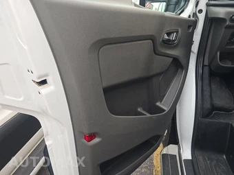 2025 Ford Transit 250 Cargo Van Low Roof 130.0" WB - miniatura 9