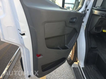 2025 Ford Transit 250 Cargo Van Low Roof 130.0" WB - miniatura 9