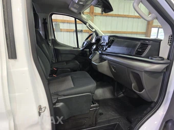 2025 Ford Transit 250 Cargo Van Low Roof 130.0" WB - miniatura 8