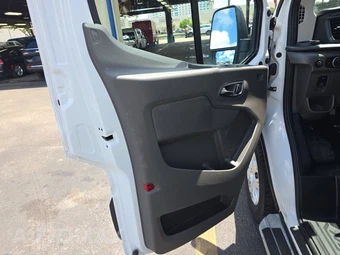 2025 Ford Transit 250 Cargo Van Low Roof 130.0" WB - miniatura 9