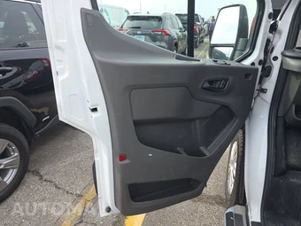 2025 Ford Transit 250 Cargo Van Low Roof 130.0" WB - miniatura 9