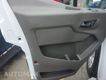 2025 Ford Transit 250 Cargo Van Low Roof 130.0" WB - miniatura 9