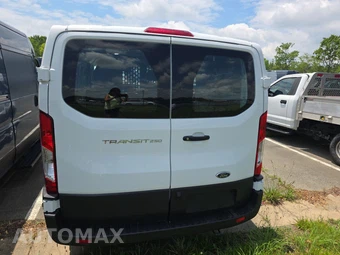 2025 Ford Transit 250 Cargo Van Low Roof 130.0" WB - miniatura 5