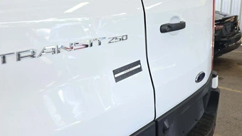 2025 Ford Transit 250 Cargo Van Low Roof 130.0" WB - miniatura 22