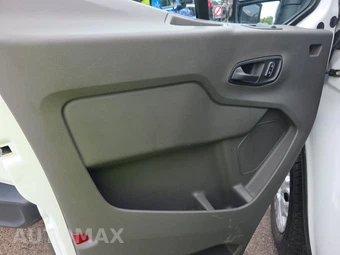 2025 Ford Transit 250 Cargo Van Low Roof 130.0" WB - miniatura 9
