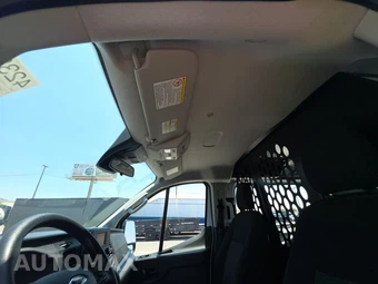 2025 Ford Transit 250 Cargo Van Low Roof 130.0" WB - miniatura 16